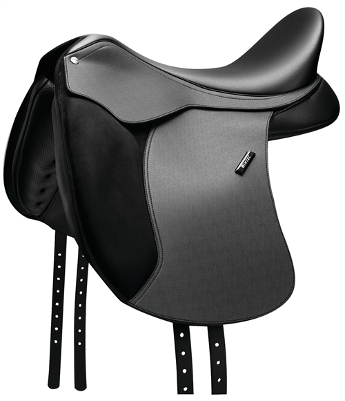 Wintec 500 Dressur CAIR NEW Dressur sadel i ny forbedret Equileather. Nyt dybere sæde, som fremmer rytterens korrekte opstilling